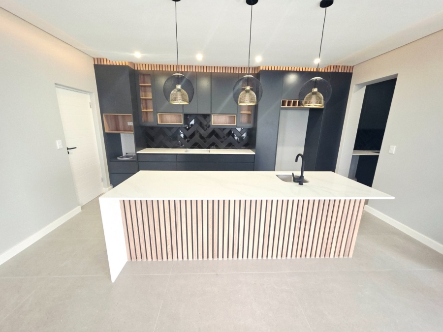  Bedroom Property for Sale in Sandown Western Cape